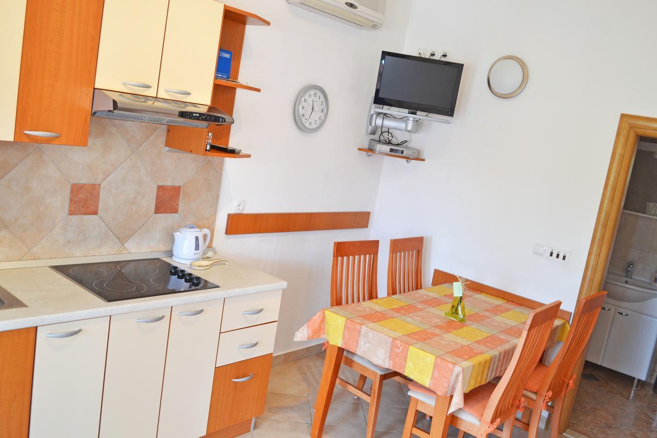 Apartments Milka Vodice Exterior photo