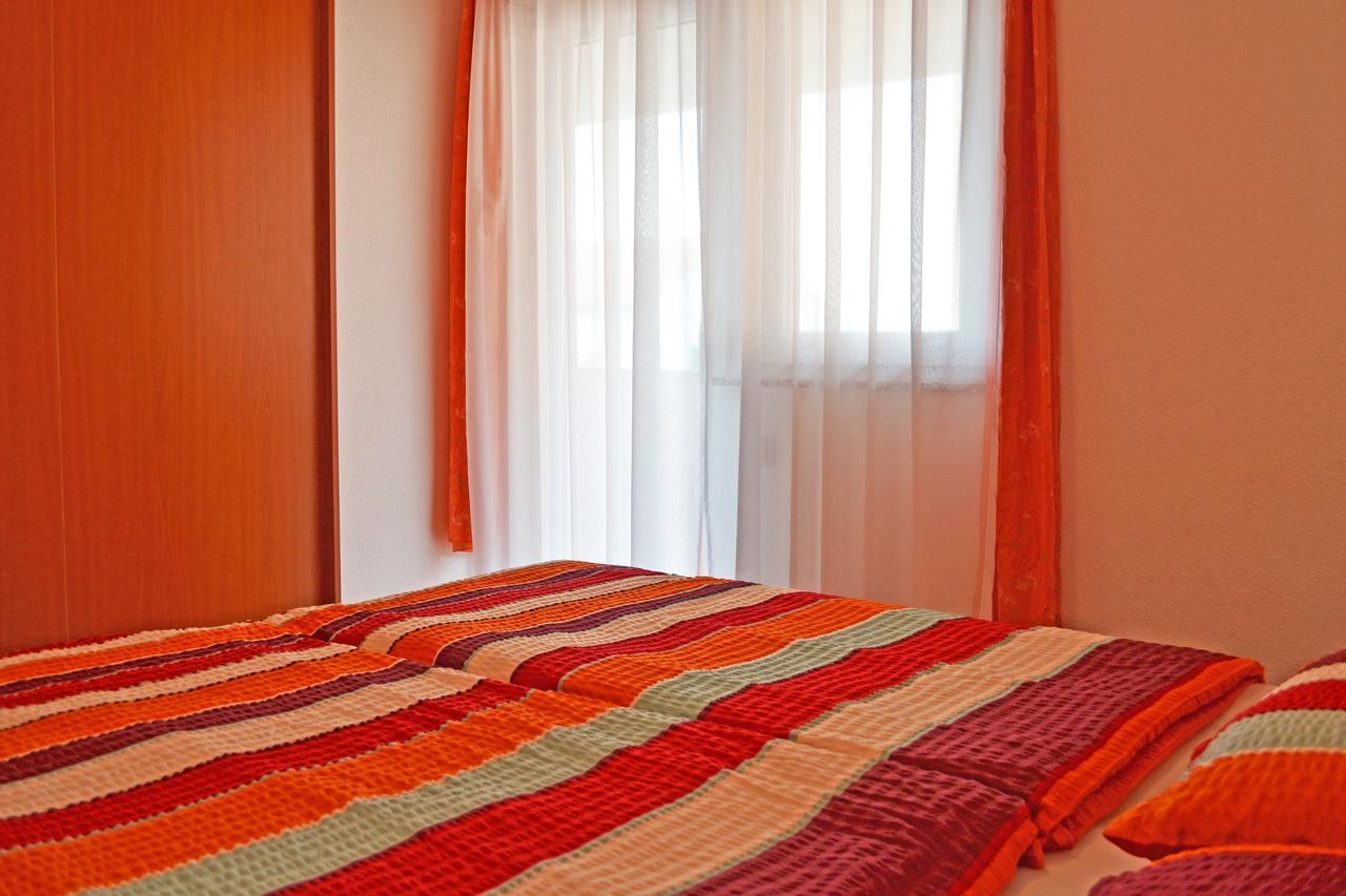 Apartments Milka Vodice Exterior photo