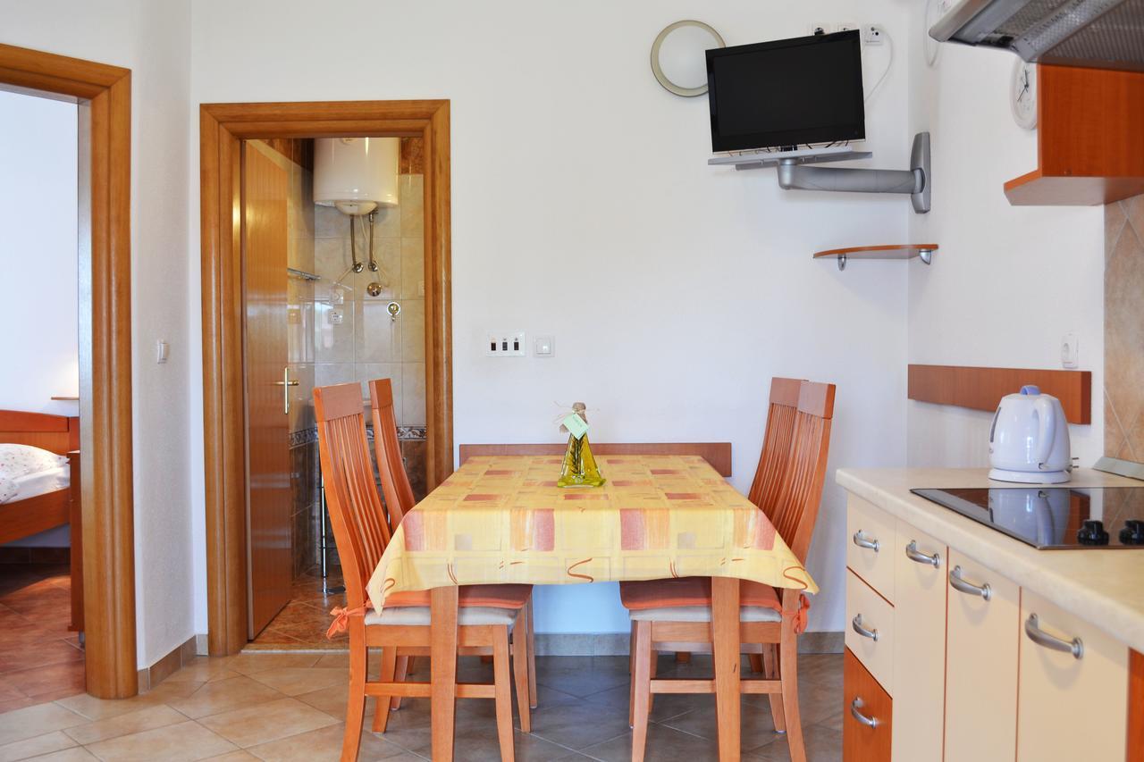 Apartments Milka Vodice Exterior photo